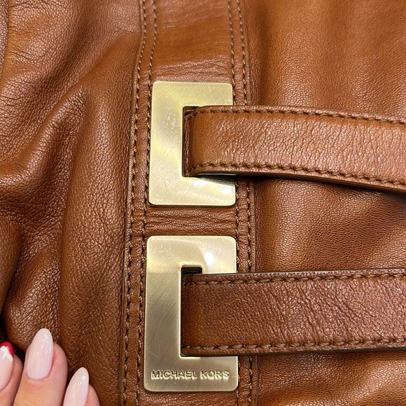 Vintage leather Michael Kors Camel coloured shoulder bag with gold hardware - Picture 12 of 14